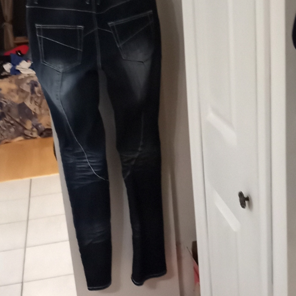 Jeans - Picture 2 of 3